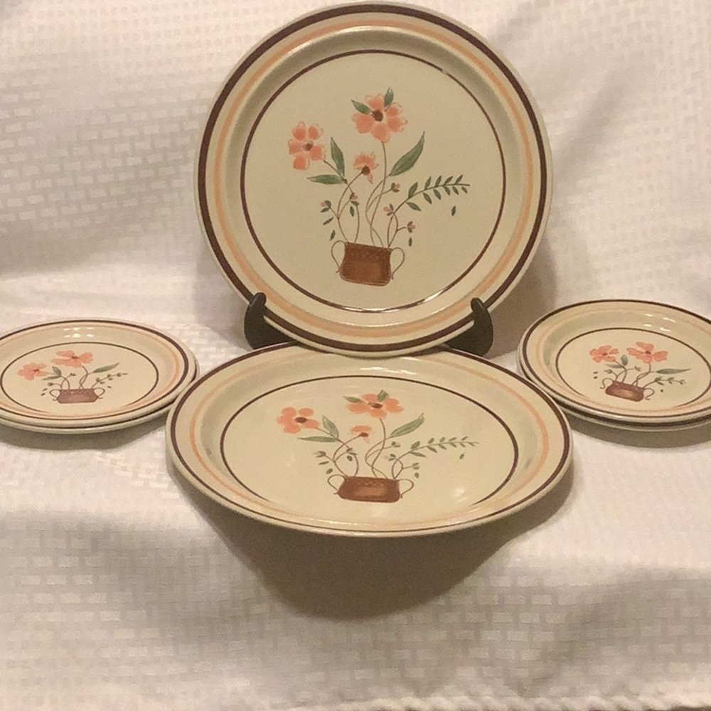 Countryside Stoneware Collection Made in Japan.